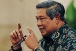Presiden Indonesia Susilo Bambang Yudhoyono menjawab pertanyaan wartawan saat jumpa pers di Jakarta. Di saat para ekstremis mengklaim berbicara atas nama Islam, ajaran Islam sejati – sebagai agama yang bersifat damai – harus dilindungi, kata presiden dalam pidato baru-baru ini kepada Organisasi Kerjasama Islam. [Reuters]